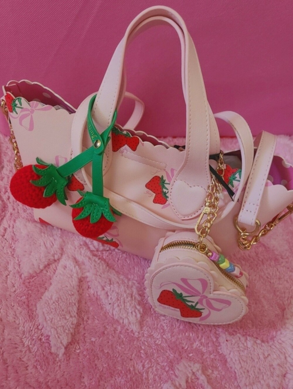 Juicy Couture Bag 🍓 - Picture 3 of 6
